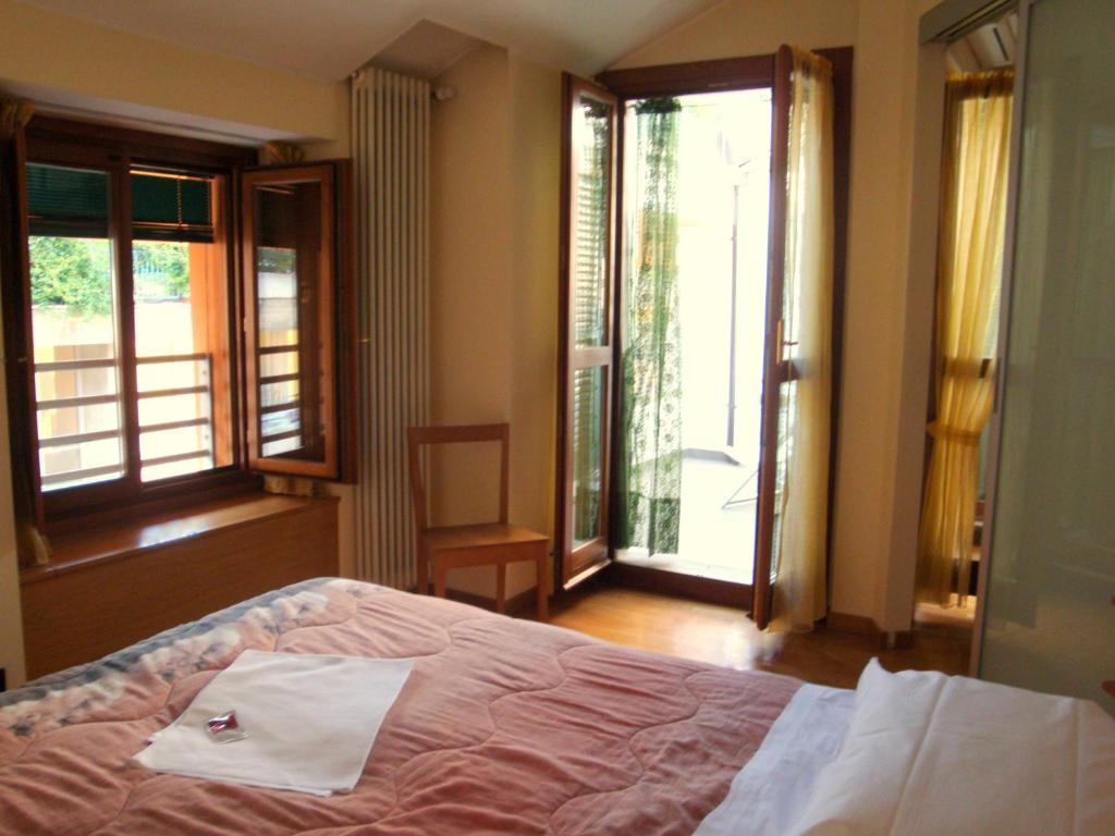 Central Bed Bérgamo Habitación foto